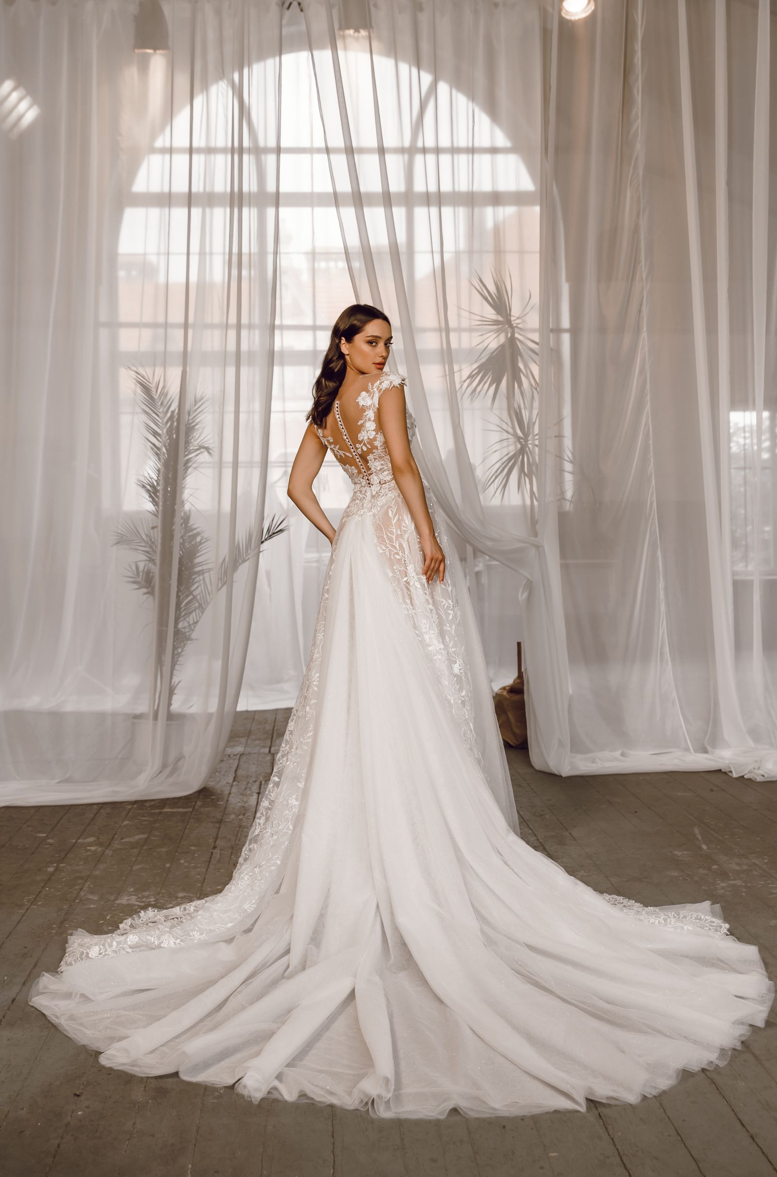 Anny wedding dress, back view