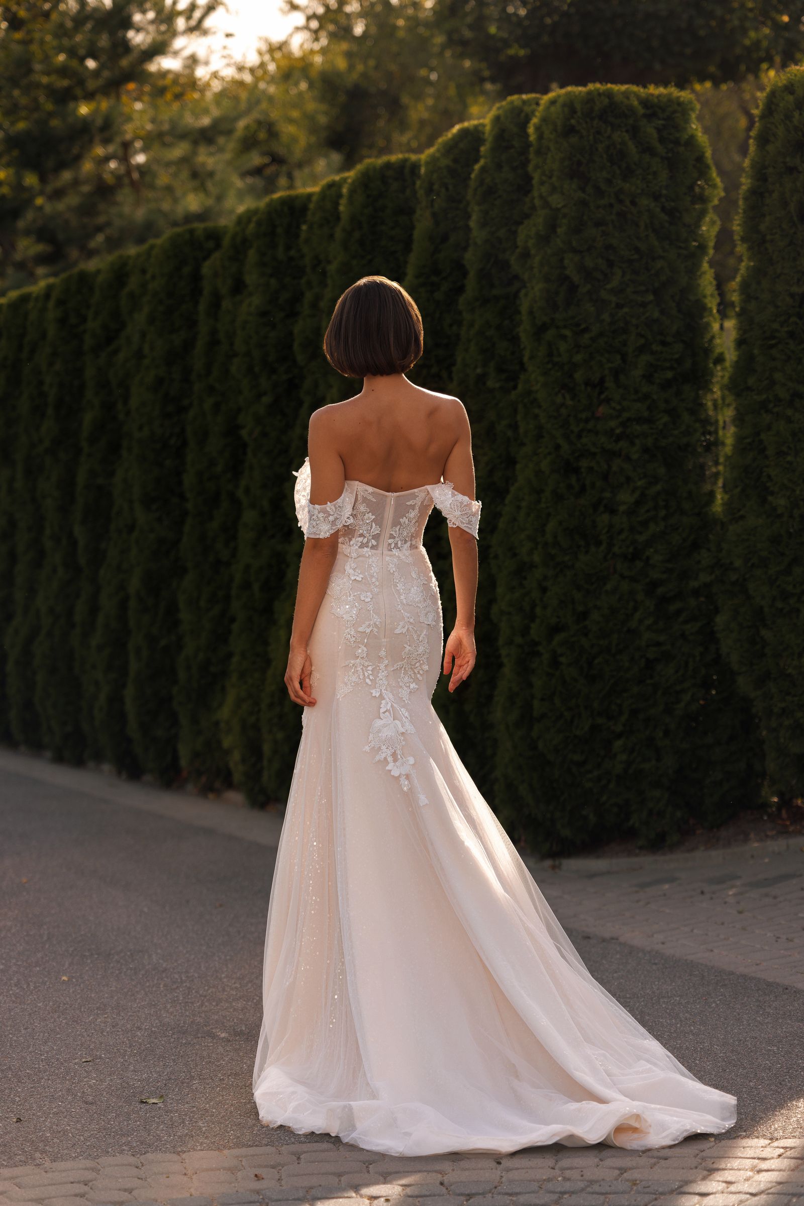 Fernanda — mermaid wedding dress, back view