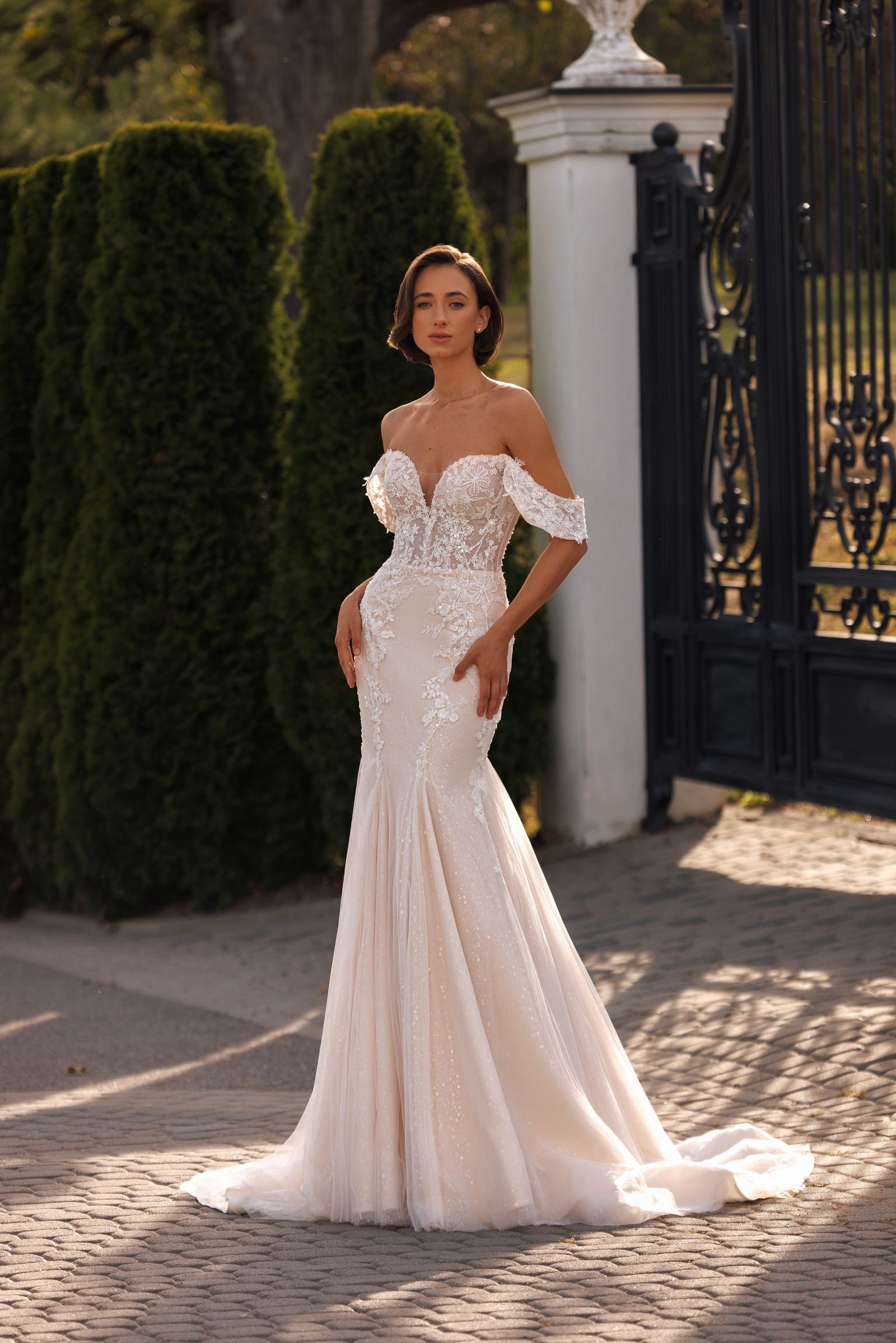 Fernanda — mermaid wedding dress, front view